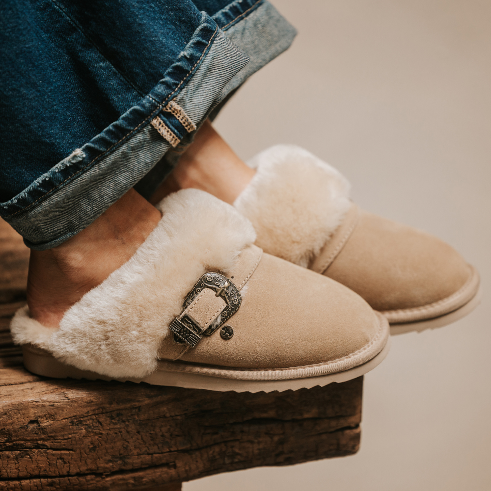 Berri Damen Suède Buckle Sand 1