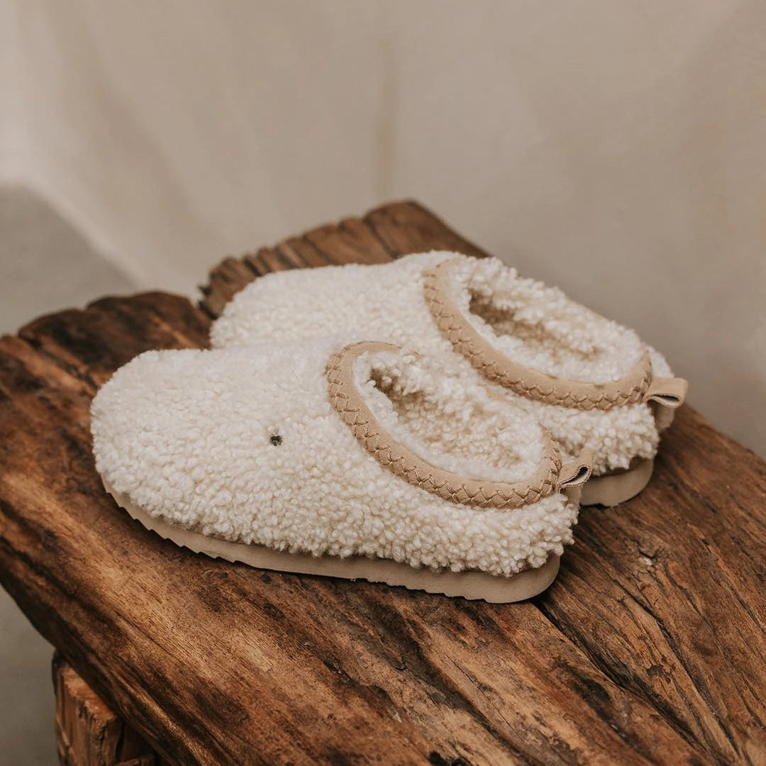 Kynuna curley wool ecru 1