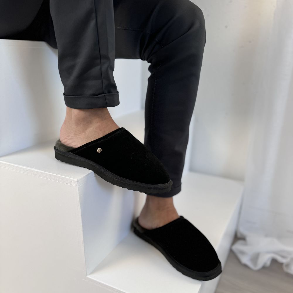 Classic unisex suède black 4